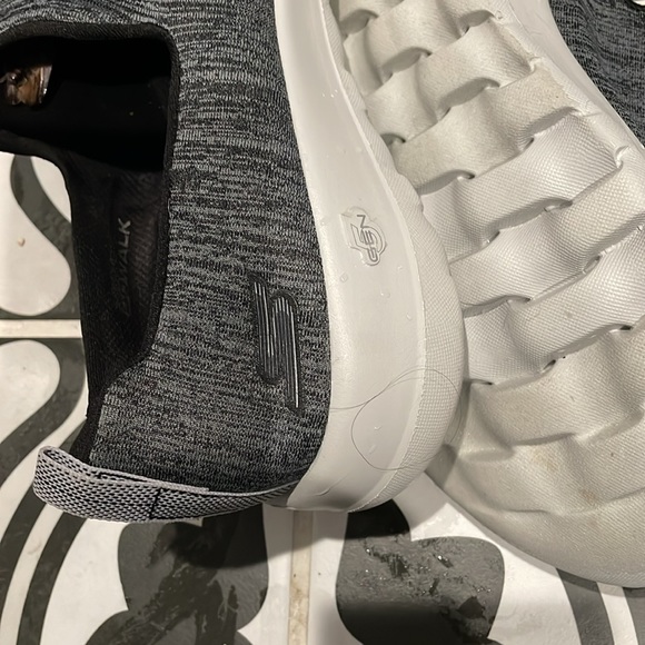 Women’s Skechers GOWALK GOGA Max shoes size 8.5 almost new - Picture 3 of 5